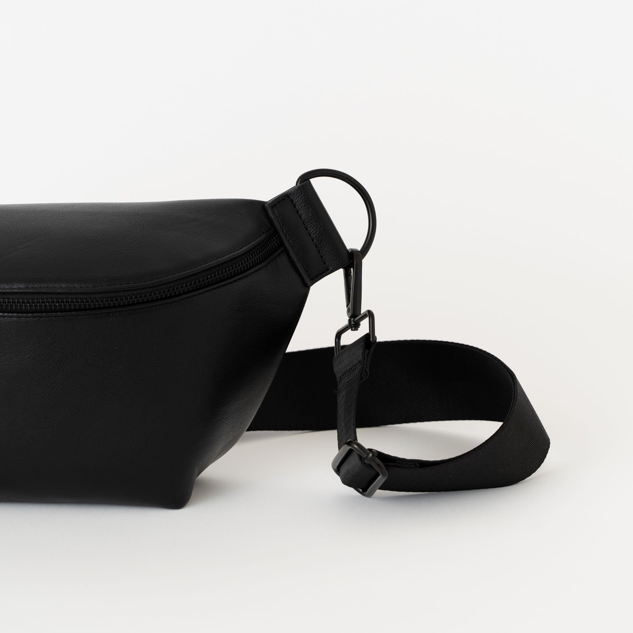 ★HPLLY LOVES LOVE★ Fanny Bag_Black c9edc978b00d6949ff310dc2149822